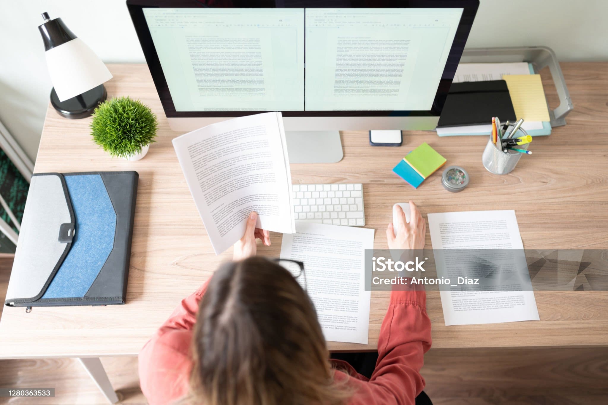 istockphoto-1280363533-2048×2048 (1)
